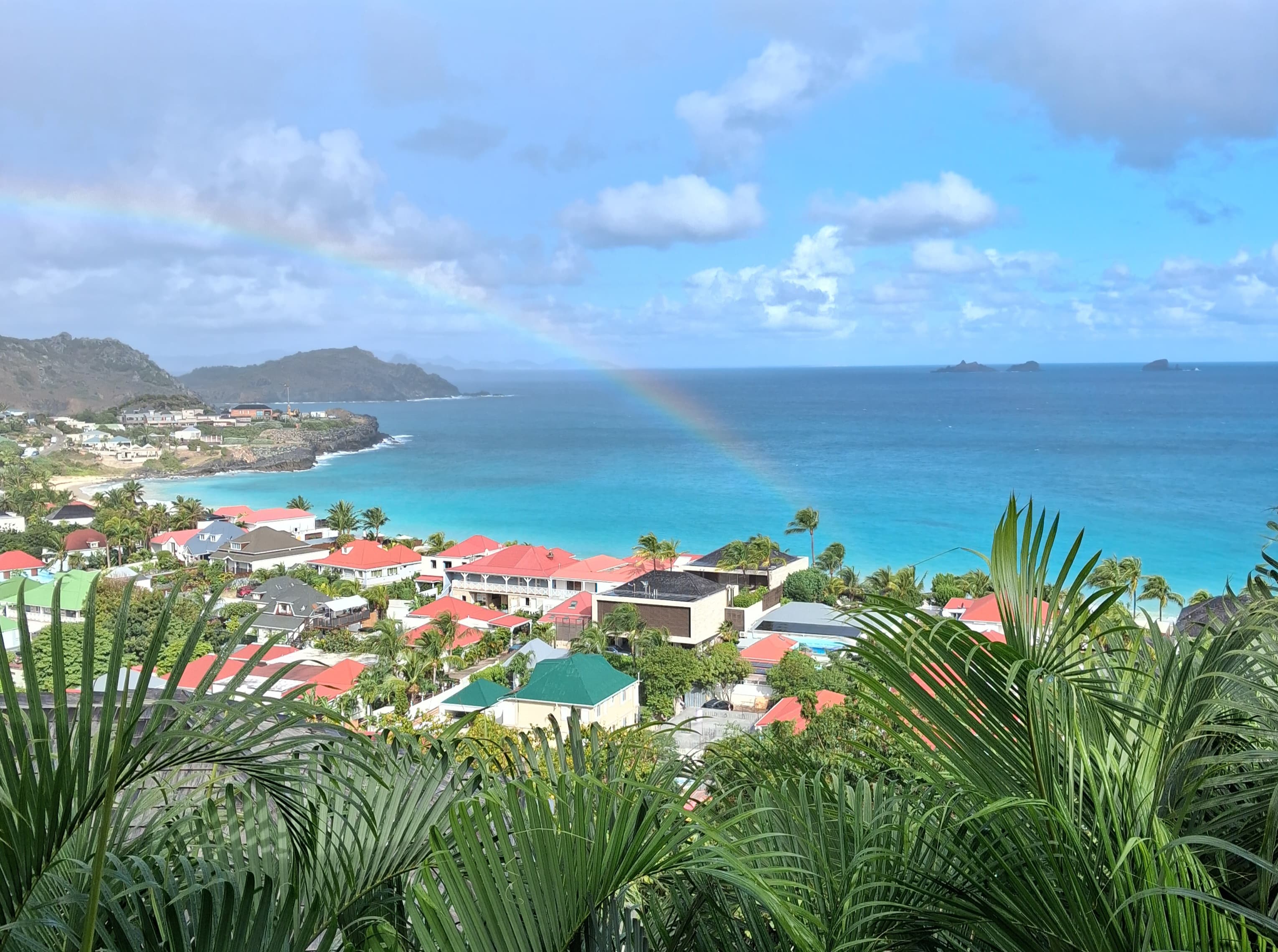 Vue panoramique sur la baie de Saint-Jean à Saint-Barth